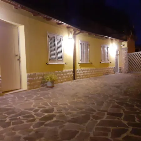 Casa Gialla * LʼAquila