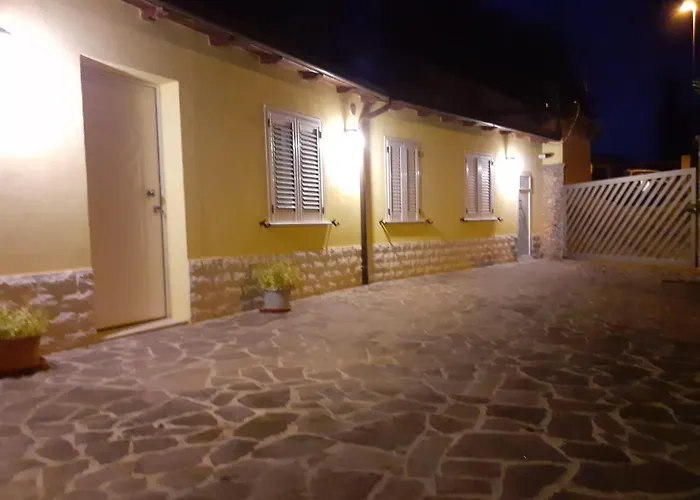 Casa Gialla * Λ' Άκουιλα